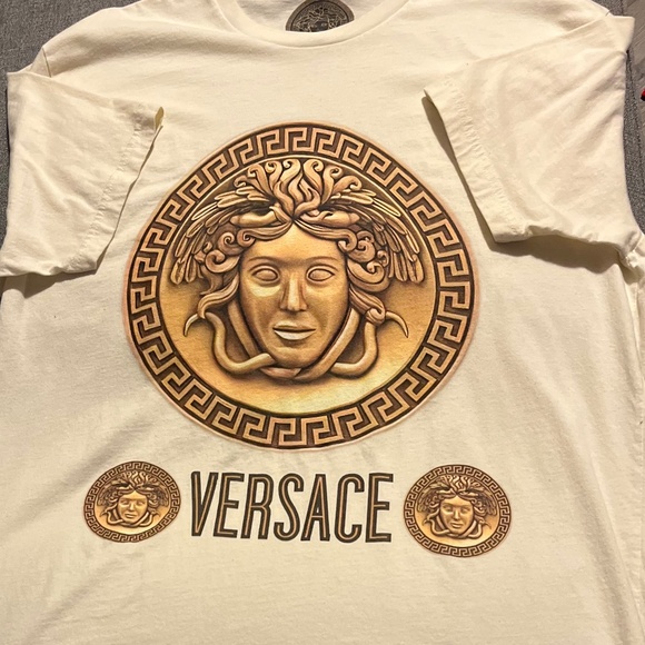 Brand New Versace "modern Medusa logo" Fitted T-Shirt. - Picture 2 of 4
